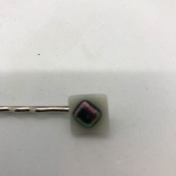Diachronic Glass Diamond Bobby Pin Hair Accessory - Picture 9 of 9
